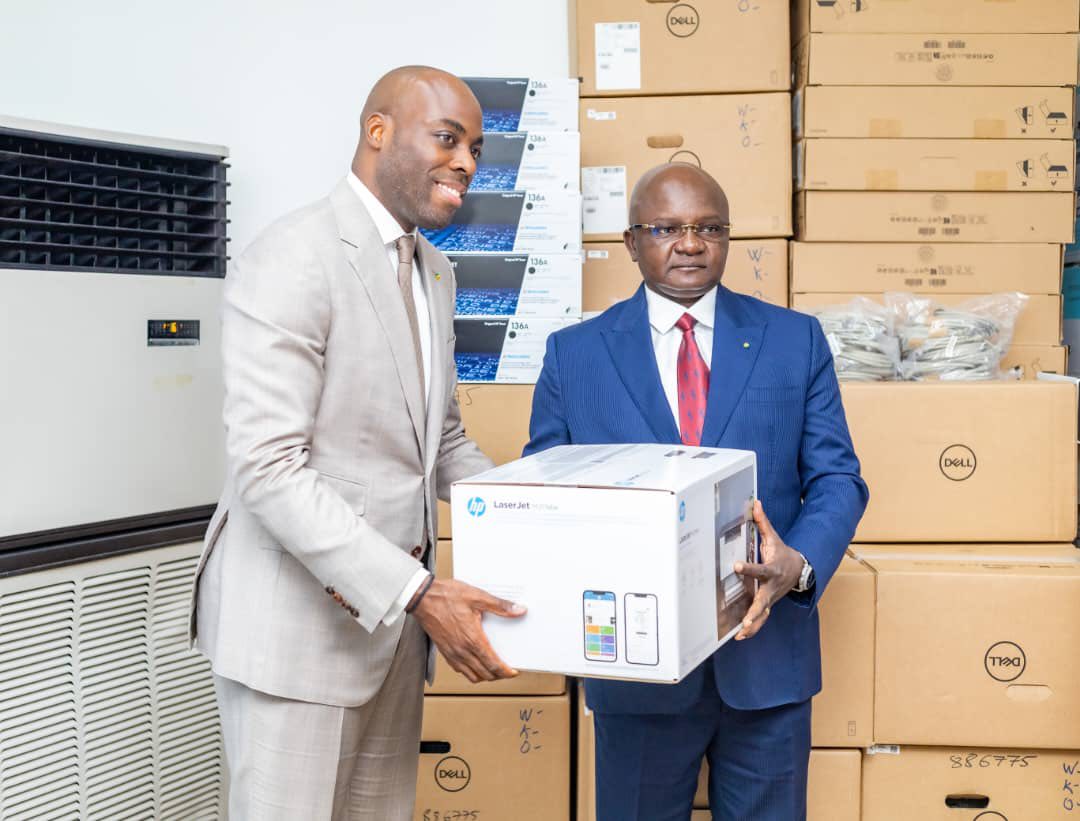 𝐃𝐄𝐒 𝐄́𝐐𝐔𝐈𝐏𝐄𝐌𝐄𝐍𝐓𝐒 𝐑𝐄𝐌𝐈𝐒 𝐀𝐔𝐗 𝐒𝐓𝐑𝐔𝐂𝐓𝐔𝐑𝐄𝐒 𝐃𝐄 𝐒𝐀𝐍𝐓𝐄́]