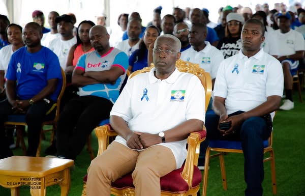 Le Premier Ministre Ndong Sima mobilisé pour « Novembre Bleu » et la sensibilisation au cancer de la prostateClin d’Œil
