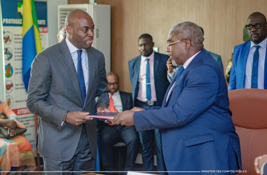 Passation de Pouvoirs au Ministère de l’Économie et des Participations : Charles M’BA Hérite du Portefeuille de la Dette